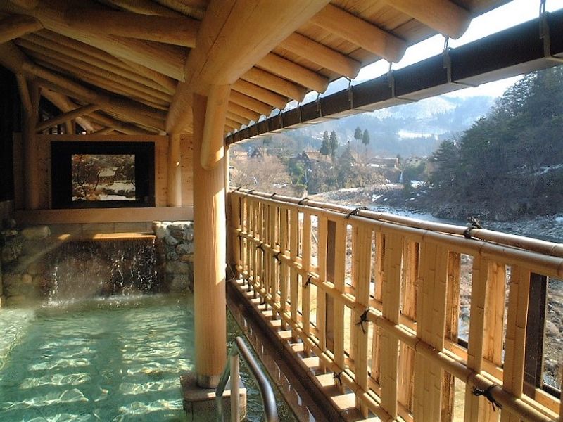 天然溫泉・白川鄉溫泉