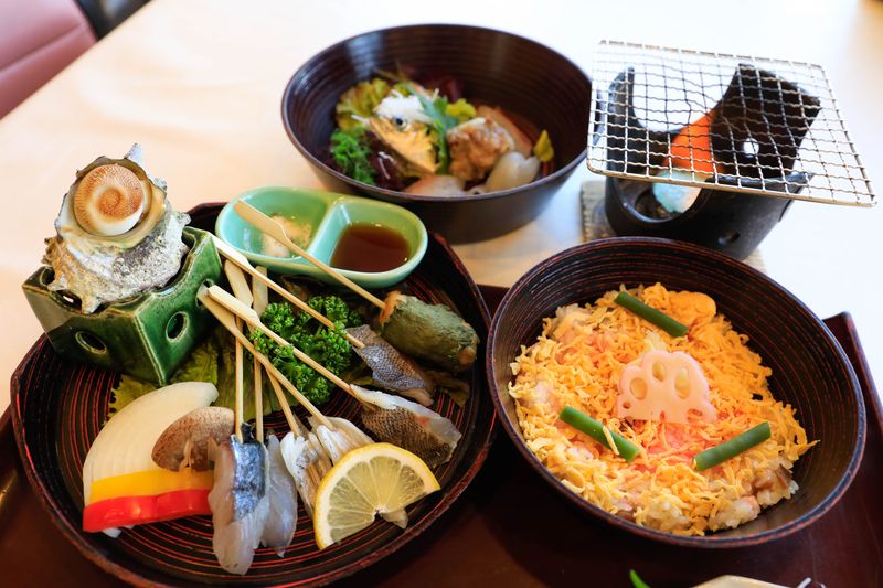 Tateyama Aburi Kaisen Don (Broiled Seafood Bowl)