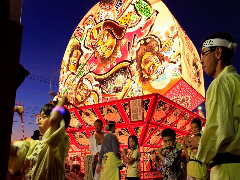 弘前馁菩跶（睡魔）祭