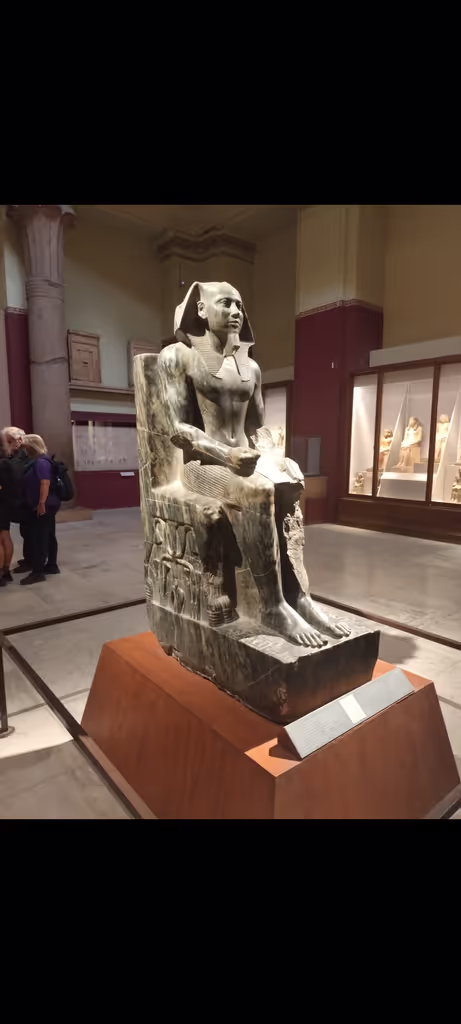 Cairo Private Tour - Statue for king khafre in old museum 