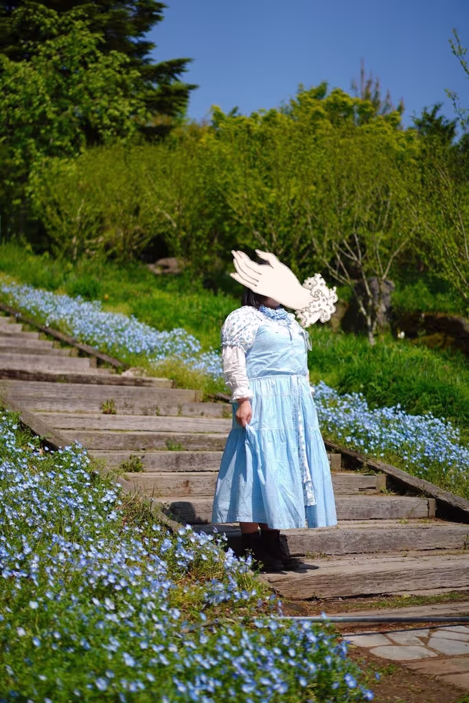 Toyama Private Tour - I also love flowers and fashion(PINK HOUSE), if you are okay, I wear the attire to the tour. (this picture was taken in Himi city)