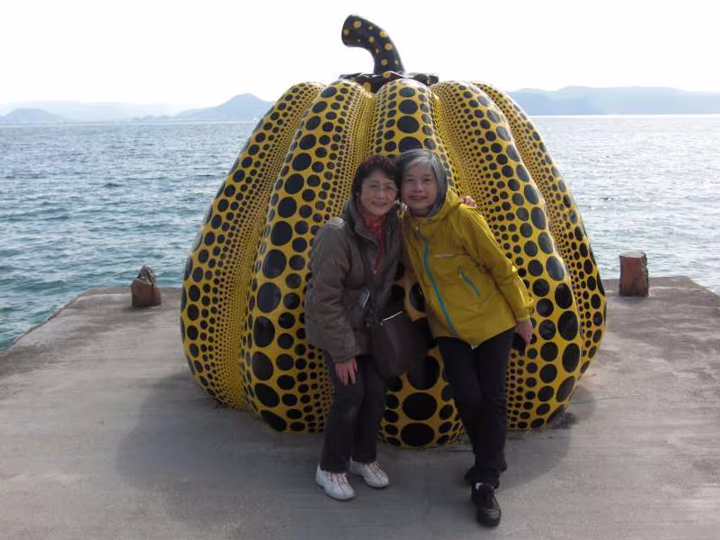 Fukuoka Private Tour - Yellow Pumpkin ( with a traveler from Taiwan) @ Benesse art area 