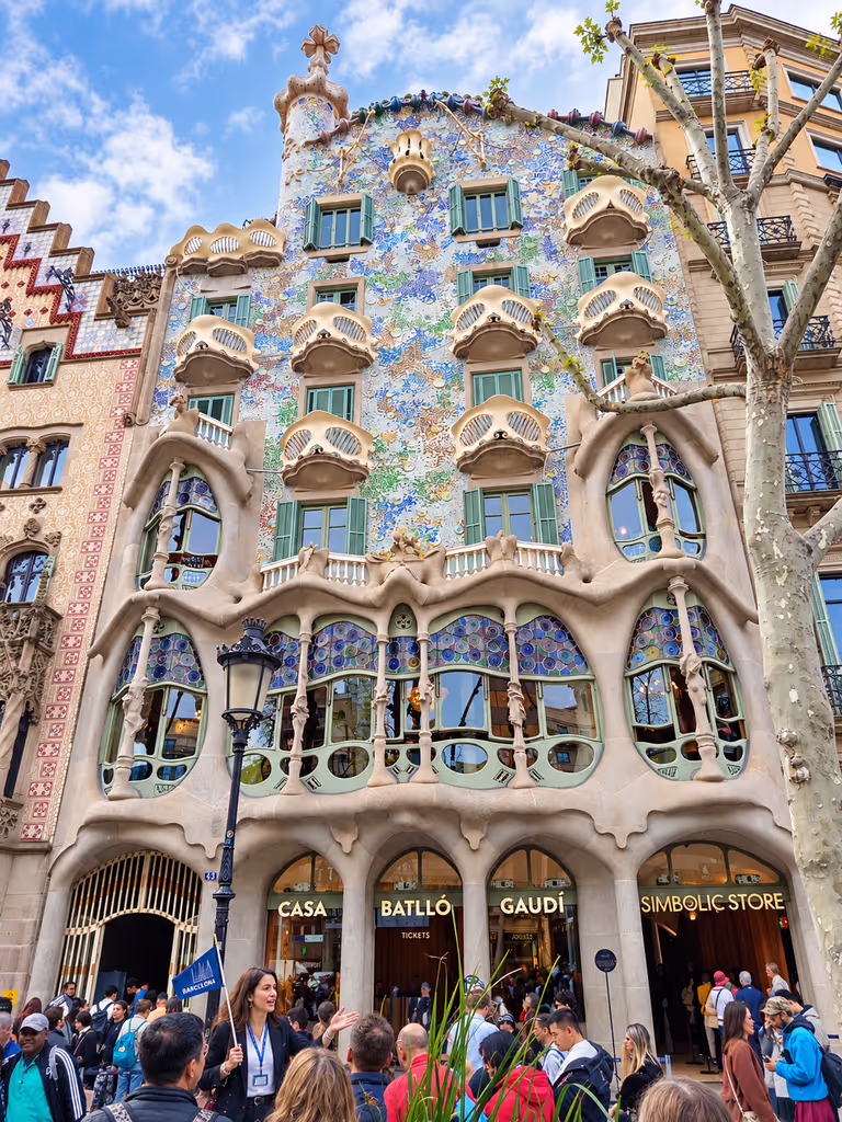 Barcelona Private Tour - Gaudi Batllo House