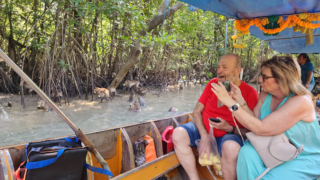 Bangkok Private Tour - Learning animal life