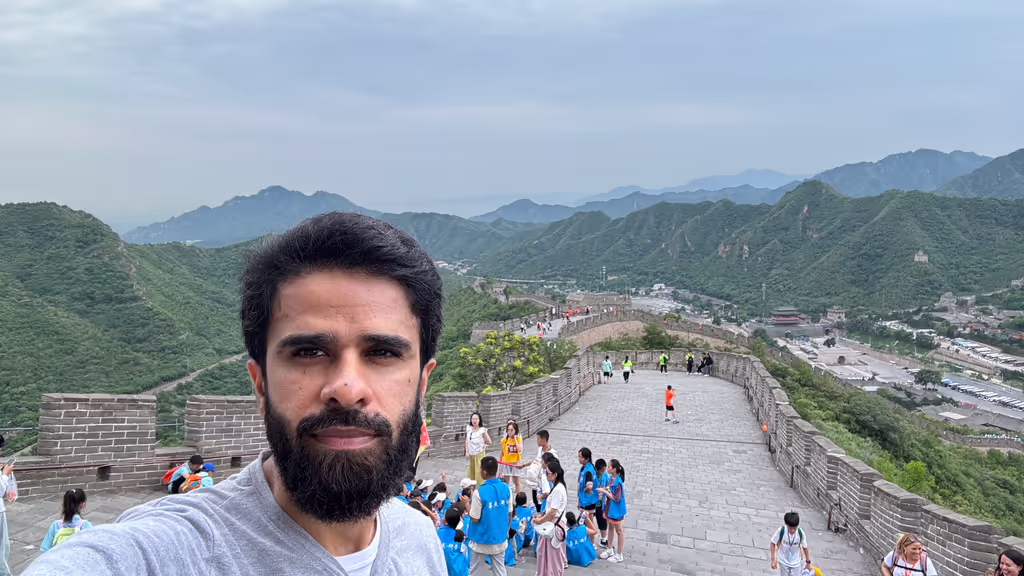 Al Manamah Private Tour - Me in Great wall of China