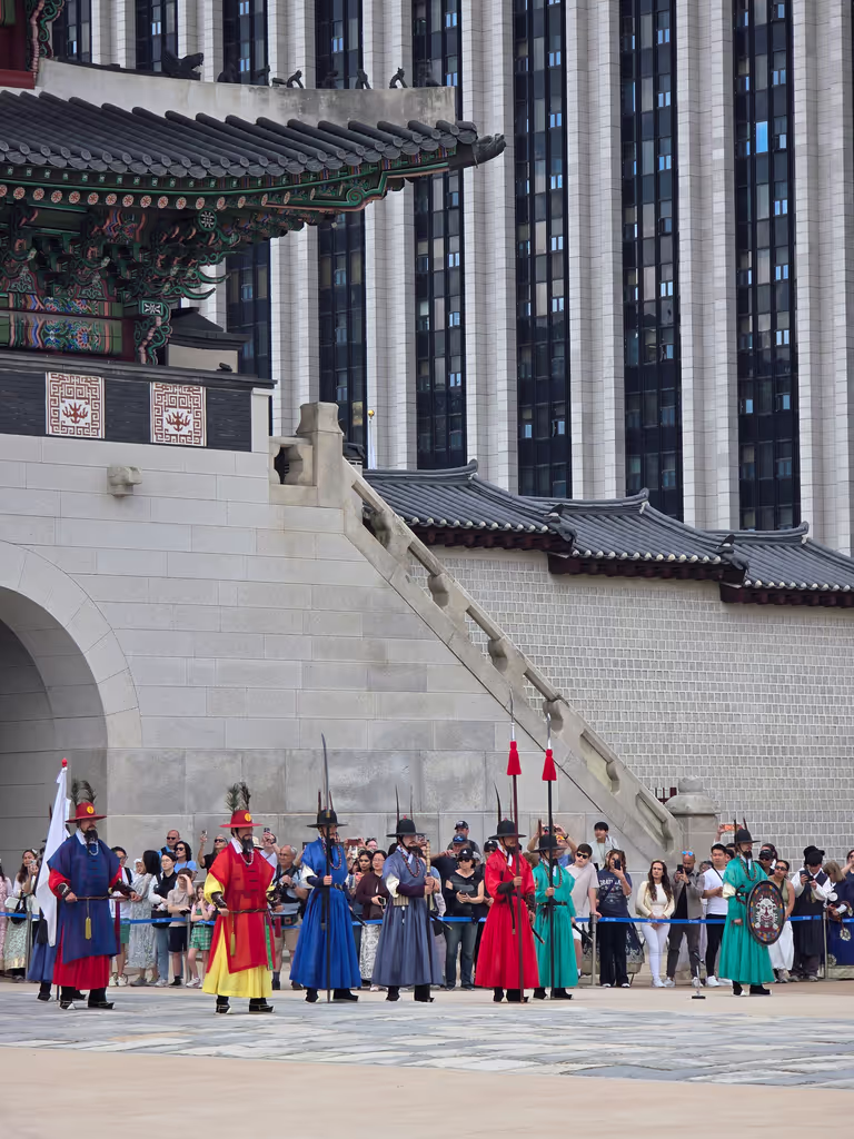 Seoul Private Tour - Guard changing ceremony at Gyeongbokgung Palace