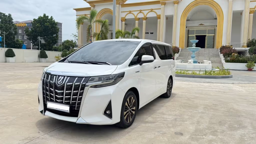 Phnom Penh Private Tour - VIP Van for travelers