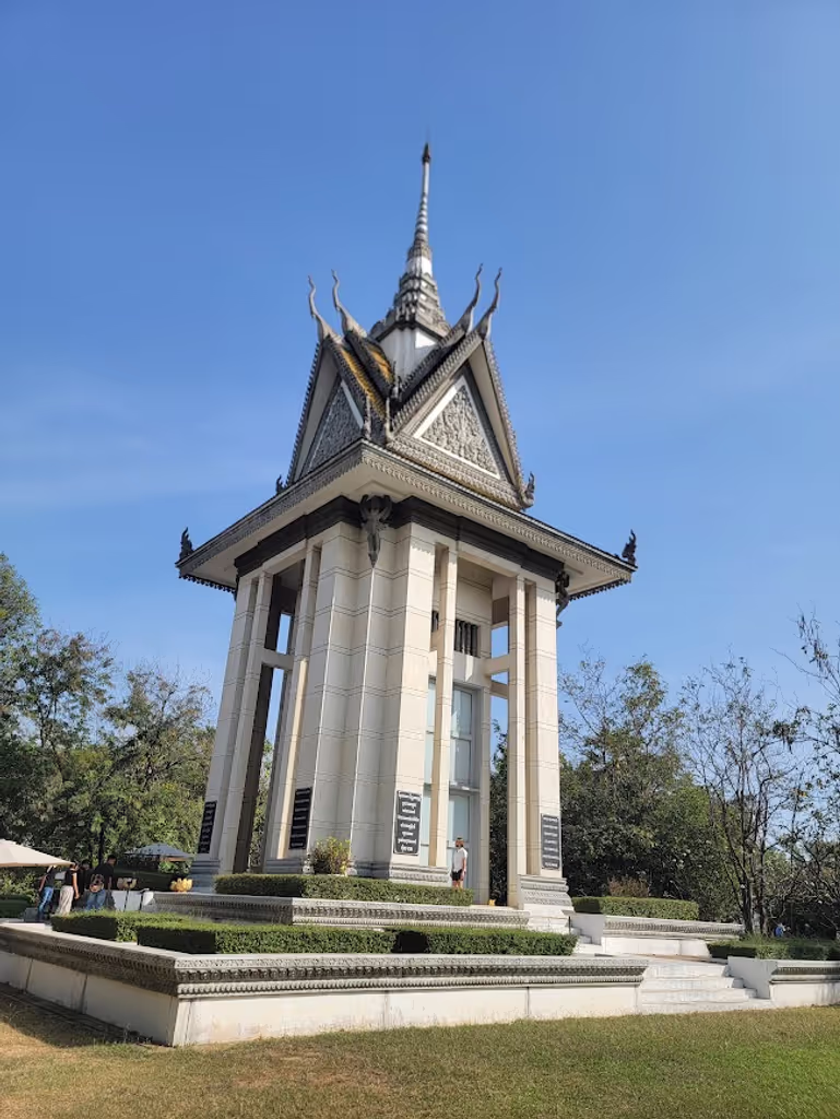Phnom Penh Private Tour - Stupa in the killing Field 