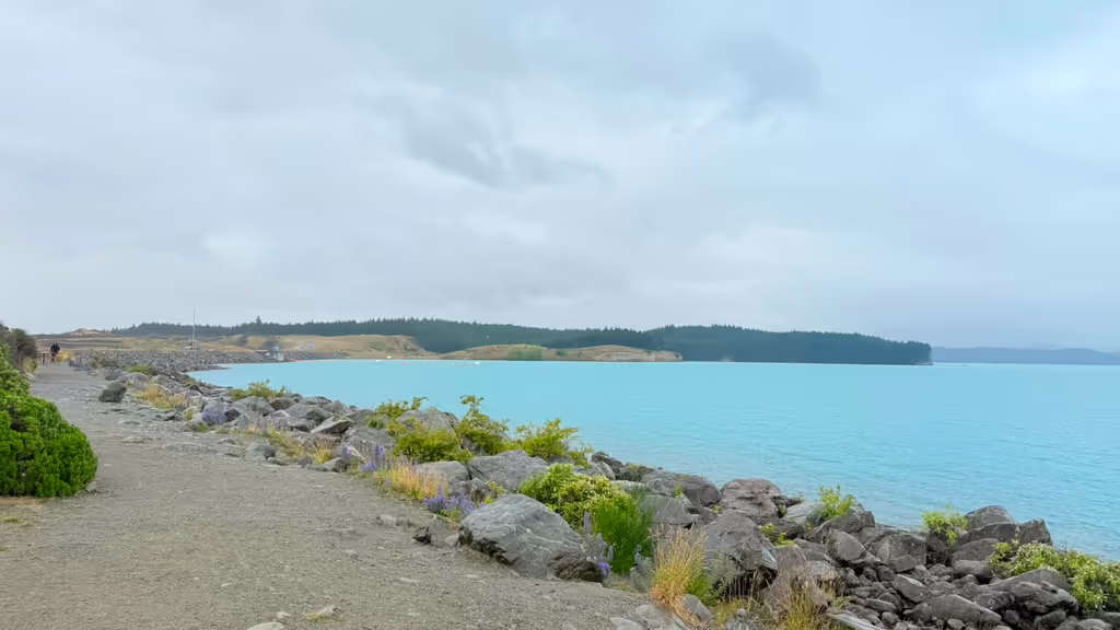 Christchurch Private Tour - lake
