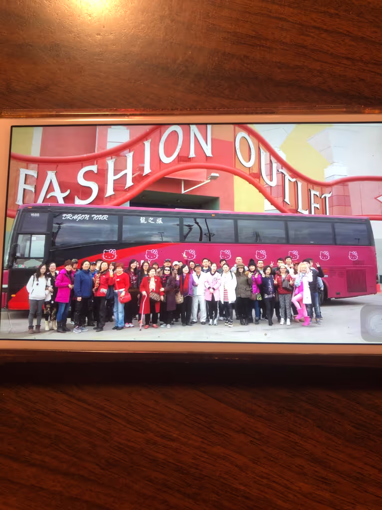 Las Vegas Private Tour - Primm outlet bus tour
