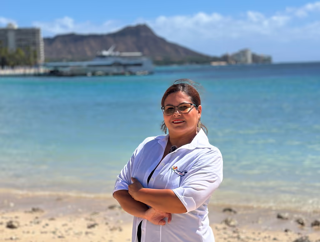 Hawaii (Oahu) Private Tour - Diamond Head in background 