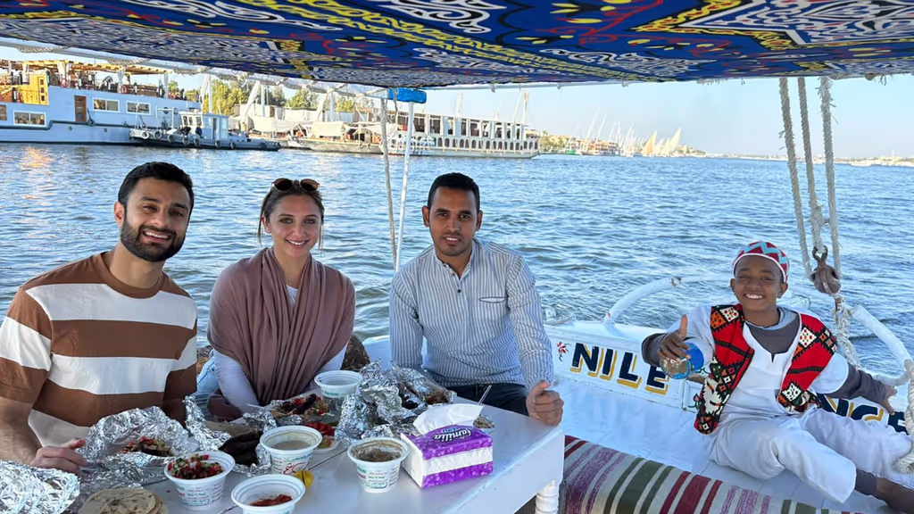 Luxor Private Tour - Lunch on the felucca. 