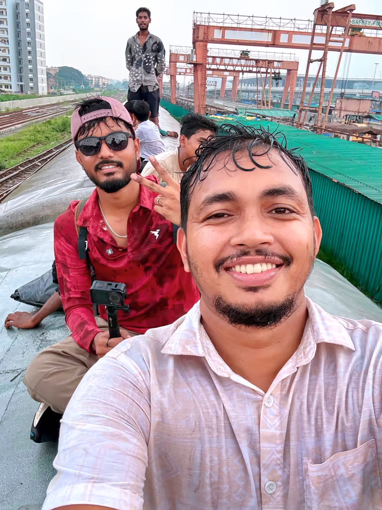 Dhaka Private Tour - Top of  the Train Surfing