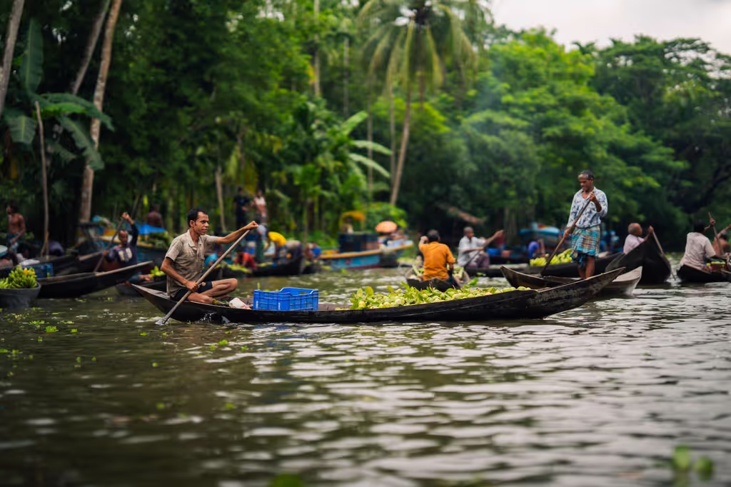 Dhaka Private Tour - Barisal Floating Guava Market