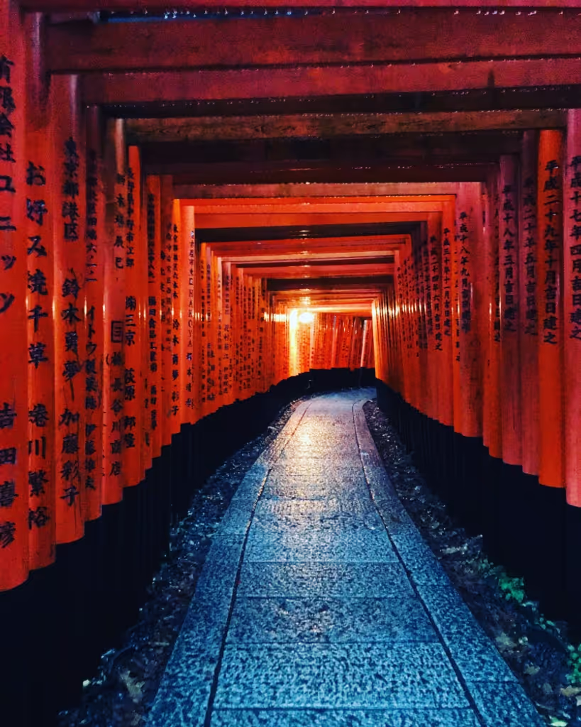 Osaka Private Tour - Fushimi inari shrine at 7am!
