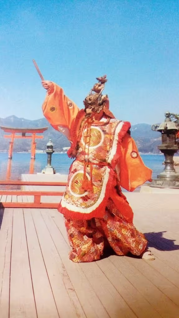 Hiroshima Private Tour - Ancient Japanese court dance, Bugaku, in Miyajima