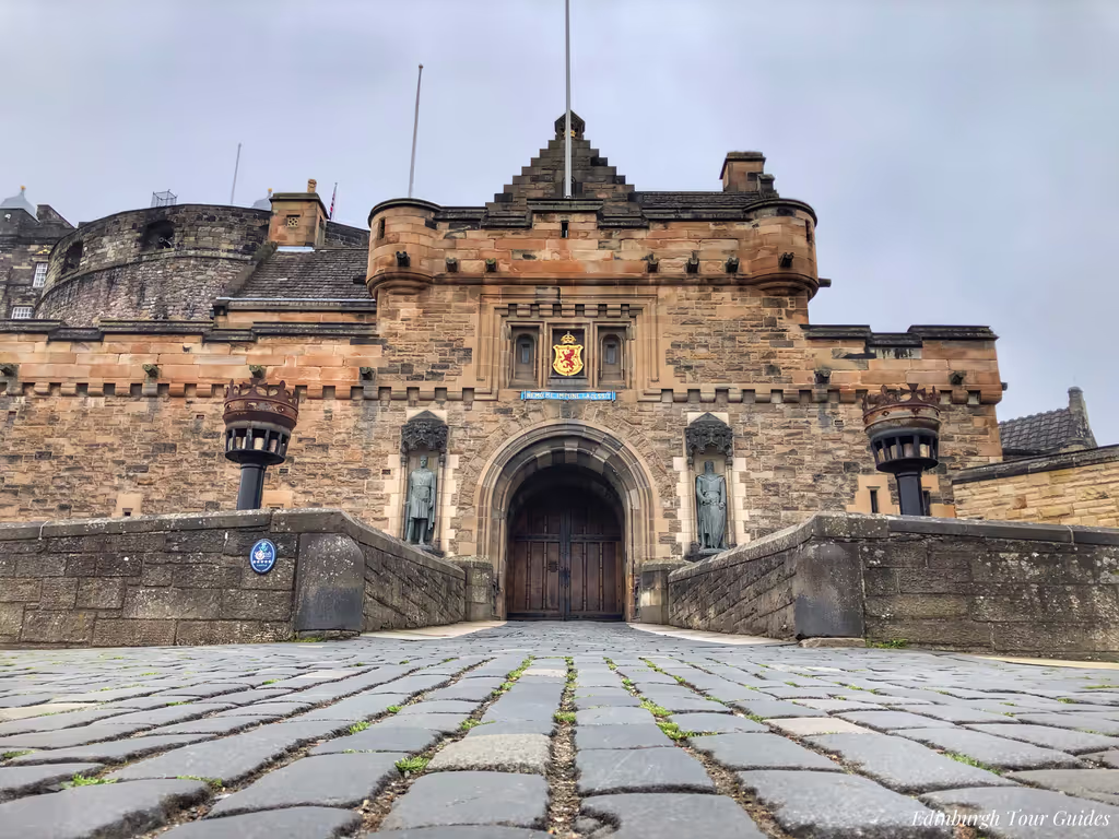 Edinburgh Private Tour - Edinburgh Castle Gatehouse