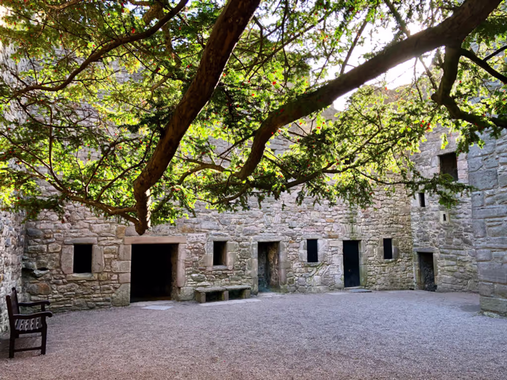 Edinburgh Private Tour - Craigmillar Castle, Edinburgh's other castle.