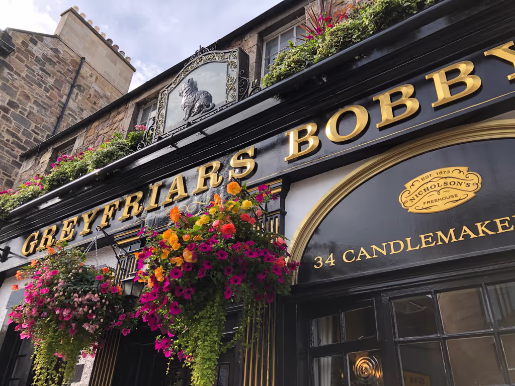 Edinburgh Private Tour - Greyfriars Bobby's Bar, Candlemaker Row, Edinburgh's Old Town