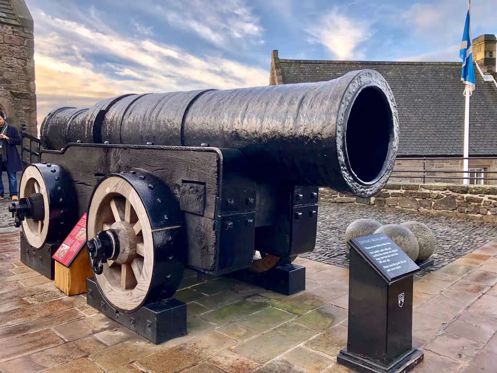 Edinburgh Private Tour - Mons Meg, Edinburgh Castle
