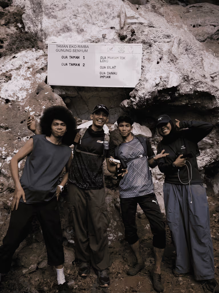 Pahang Private Tour - Exploring Malaysia’s natural landscapes and hidden places with a group of adventurous travelers.