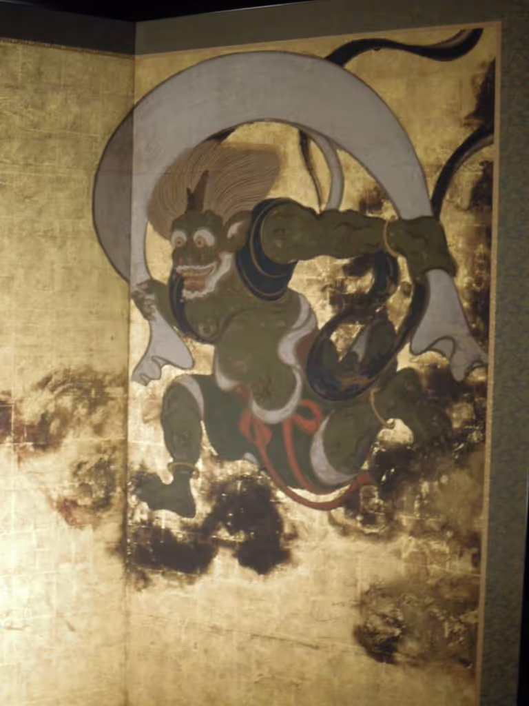 Kyoto Private Tour - Wind God of Fujin-Raijin zu Byobu ( folding screen ) painted by Tawaraya Sotatsu, housed by  Ken-ninji Temple near Gion
( a reproduction photographed by a Canon camera equipped with the cutting-edge technology ) 
