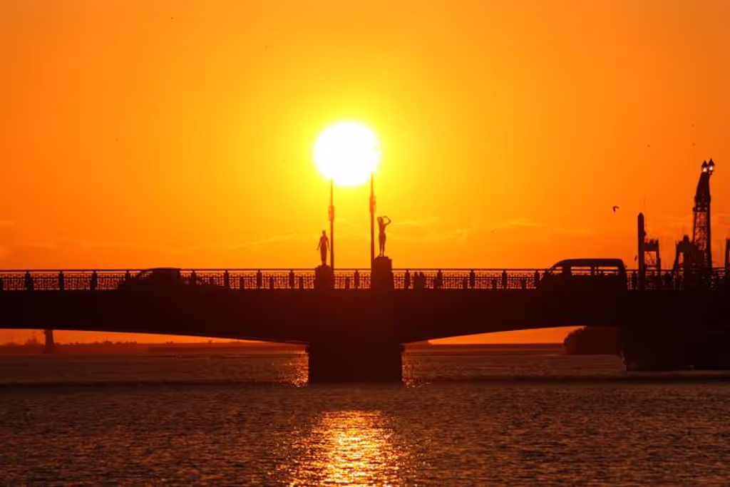 Hokkaido Private Tour - Kushiro sunset, One of the most beautiful sunset in the WORLD 
