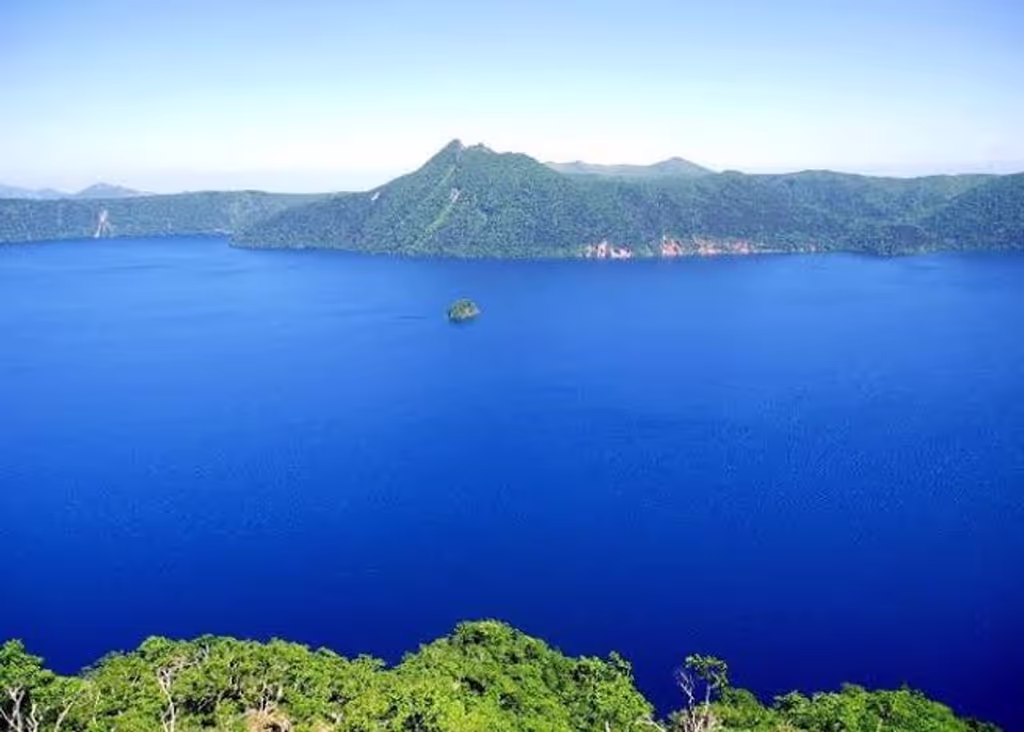 Hokkaido Private Tour - Beautiful transparent sacred Lake Mashu