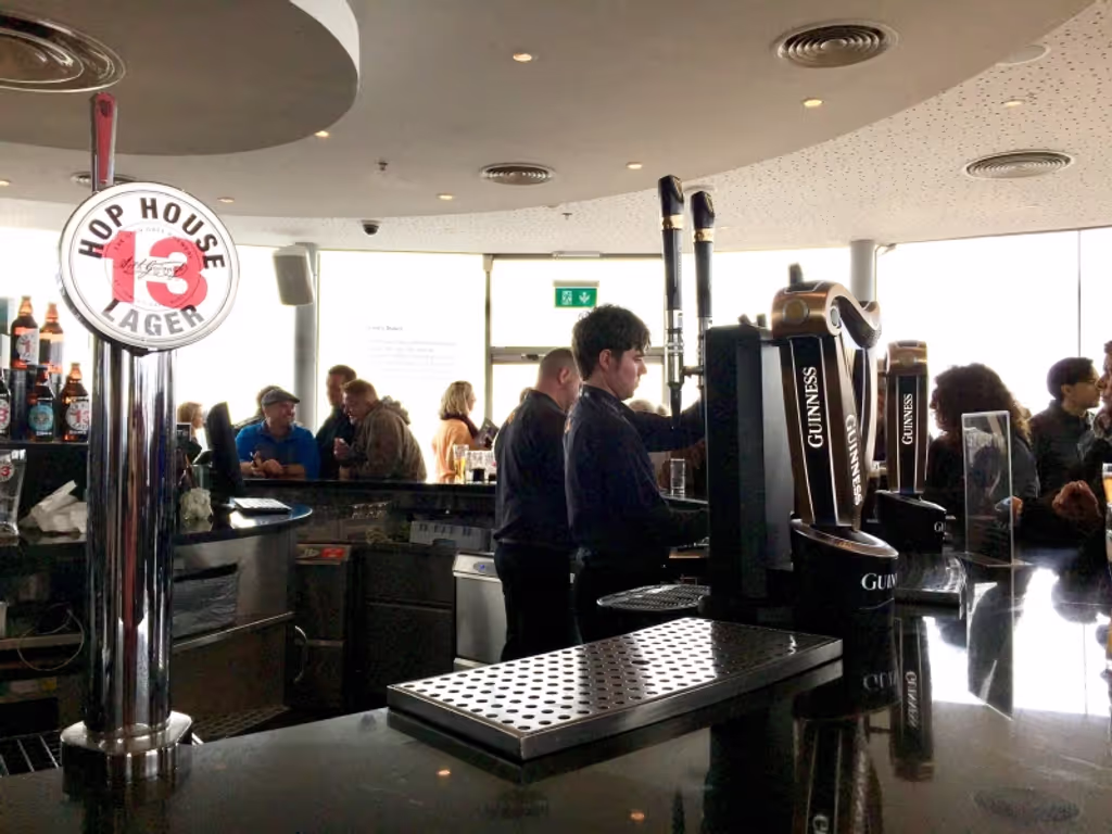 Dublin Private Tour - Guinness Storehouse
ギネス・ストアハウス　
黒ビールで有名なギネス工場　見学の後、ギネスの試飲ができる！