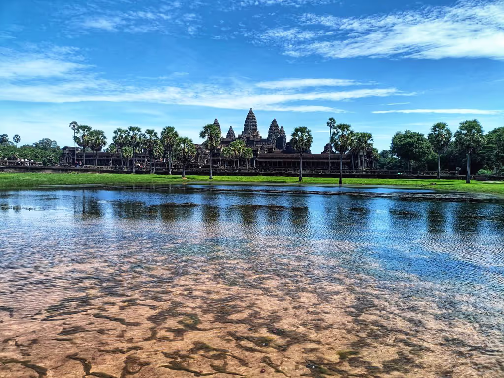 Siem Reap Private Tour - Angkor Wat reflection