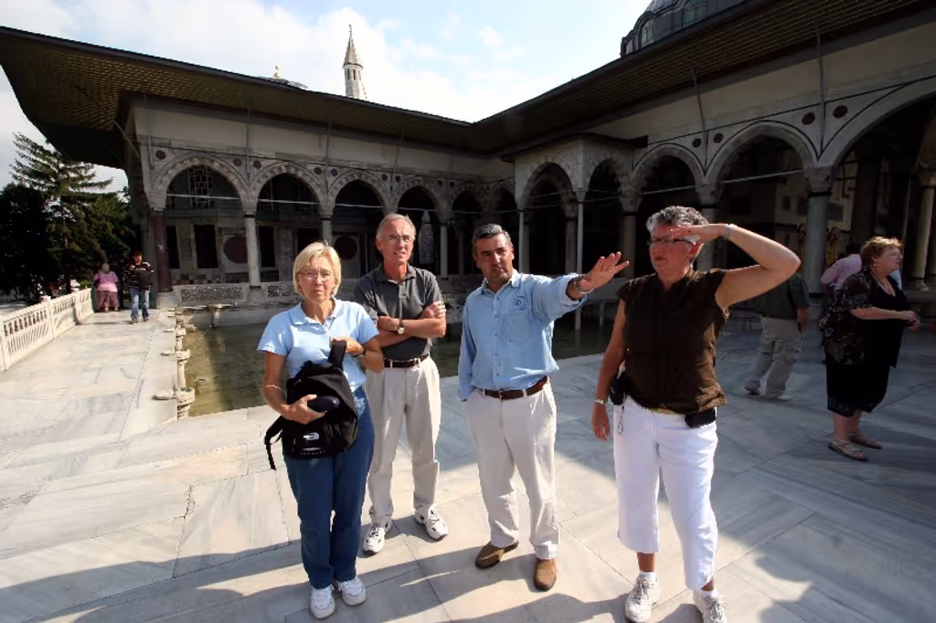 Istanbul Private Tour - Tour guide Ali palace 7