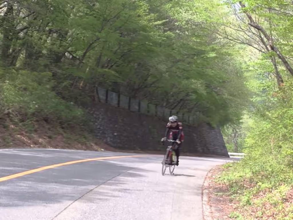 Tokyo Private Tour - Riding uphill in the mountains 
