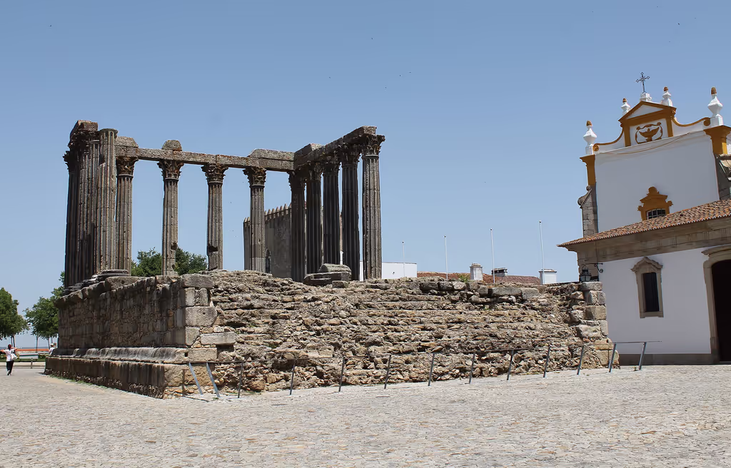 Lisbon Private Tour - Roman Tempel in Évora