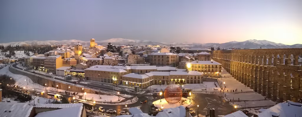 Castilla y Leon Private Tour - The Aqueduct with snow