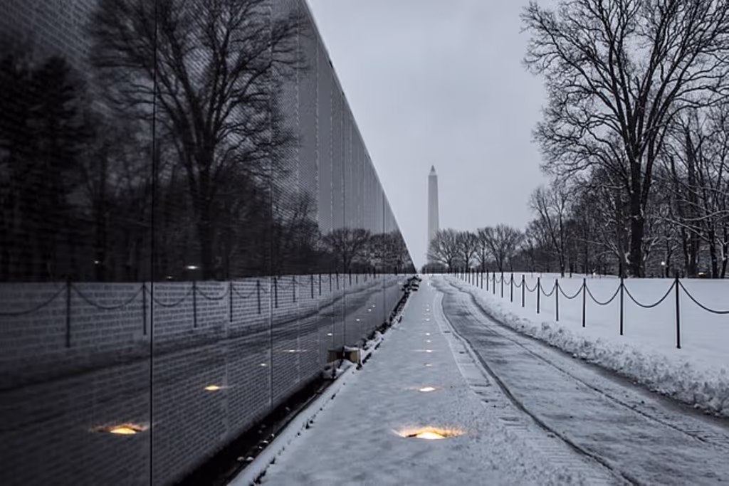 Washington, D.C. (District of Columbia) Private Tour - The Vietnam Veterans Memorial