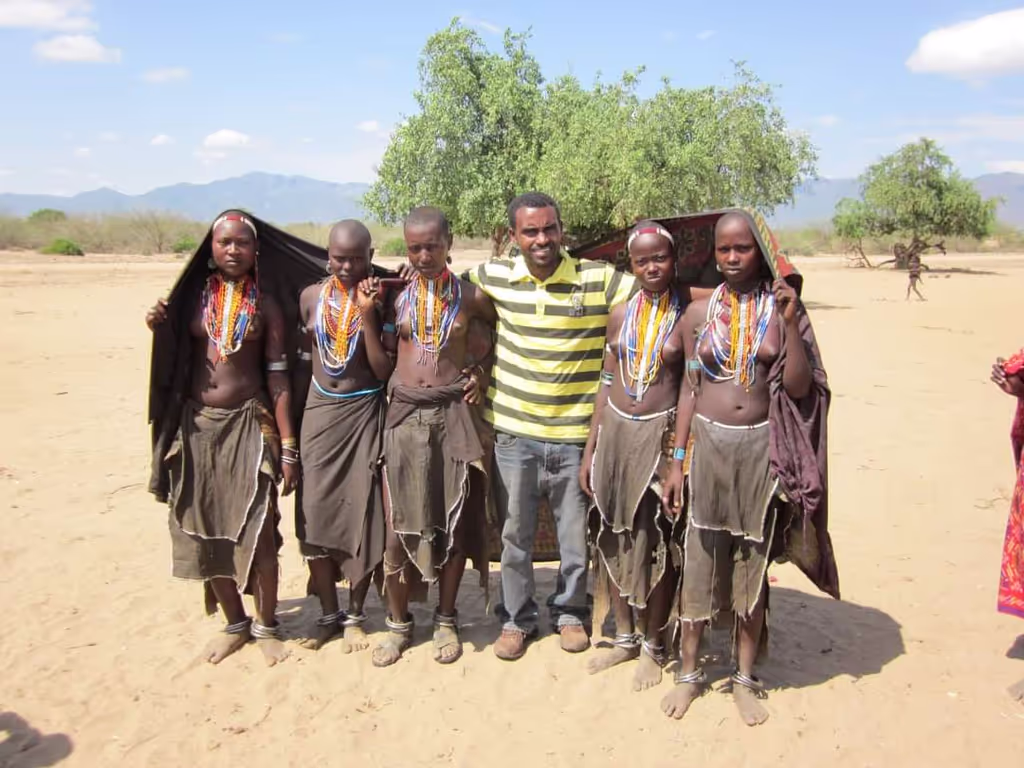 Addis Ababa Private Tour - Group photo with Erbore girls/Omo valley 