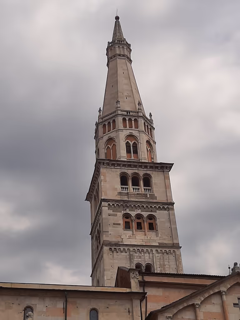 Modena Private Tour - Ghirlandina Tower