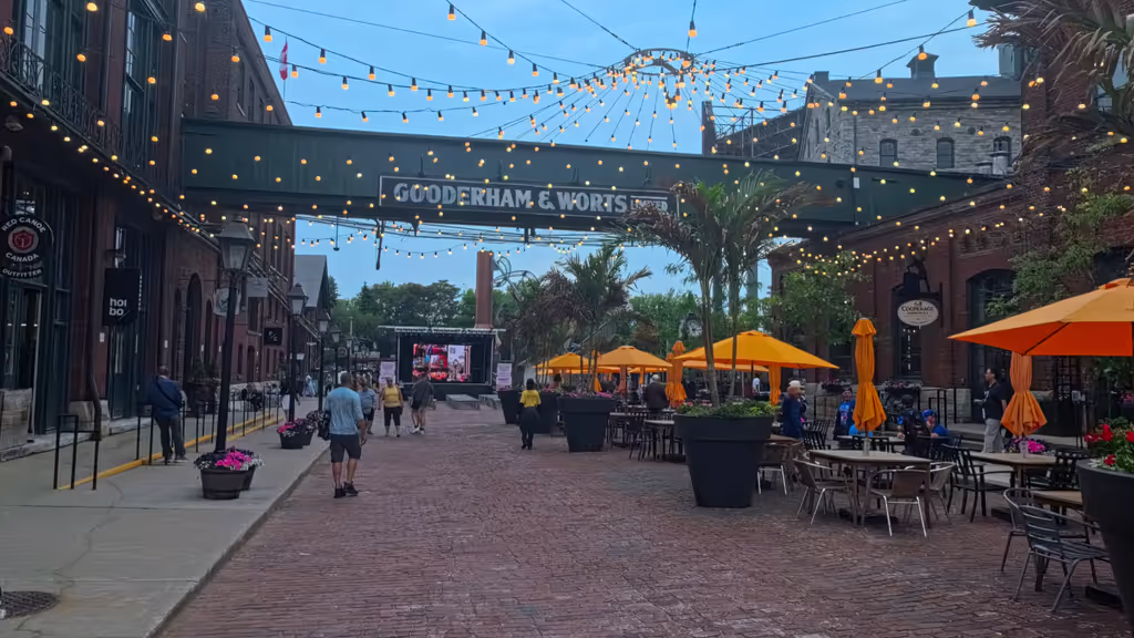 Ontario Private Tour - The Distillery District 