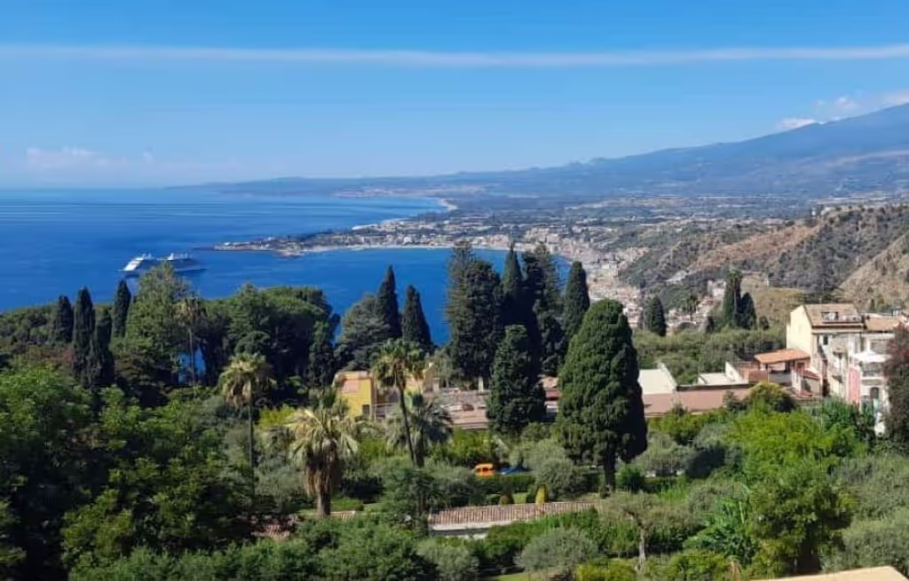 Sicilia Private Tour - The view from the theatre 
