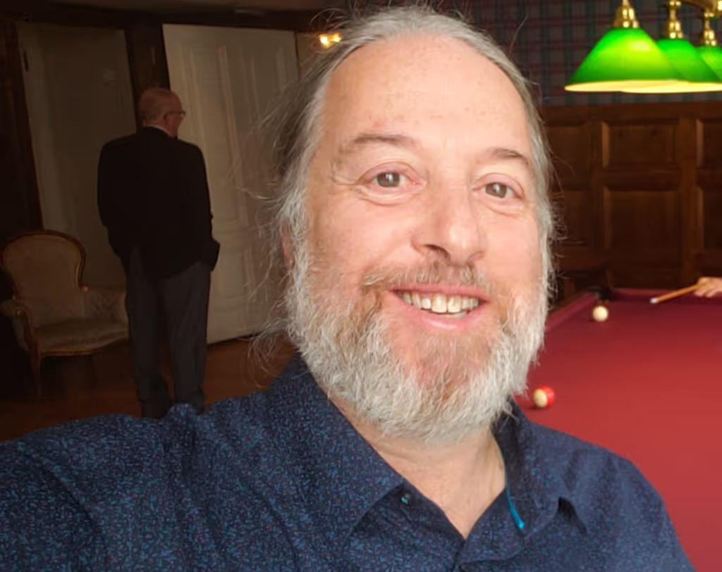 Massachusetts Private Tour - Giovanni playing pool
