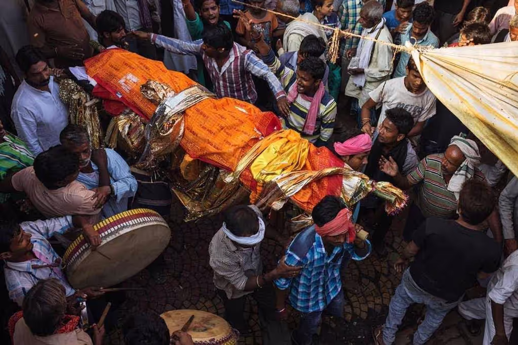 Bihar Private Tour - Dead body for cremation 