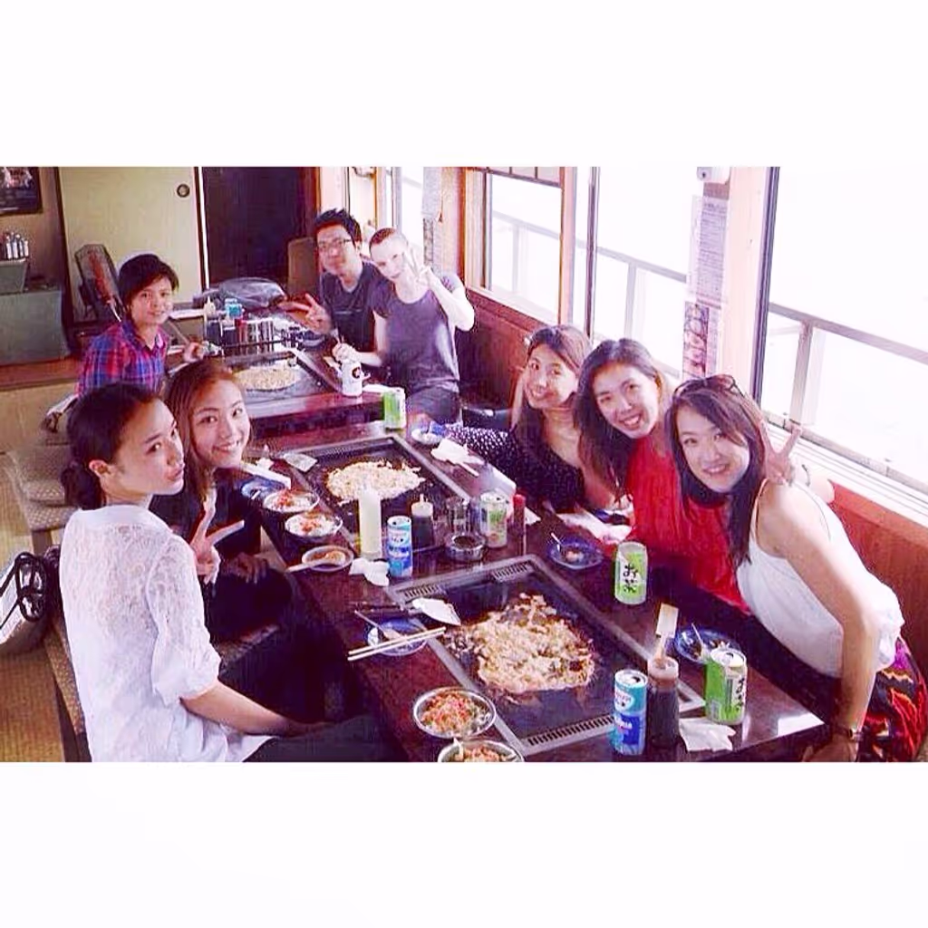 Saitama Private Tour - Enjoying Okonomiyaki ( Japanese pancake ) on a boat cruising around Tokyo Bay