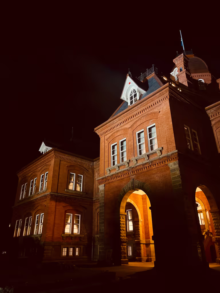Sapporo Private Tour - Red Bricks Building (Night View)