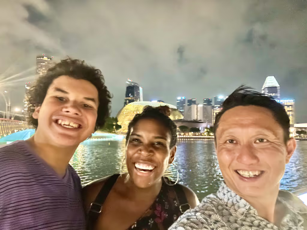 Singapore Private Tour - Discover our Smiles