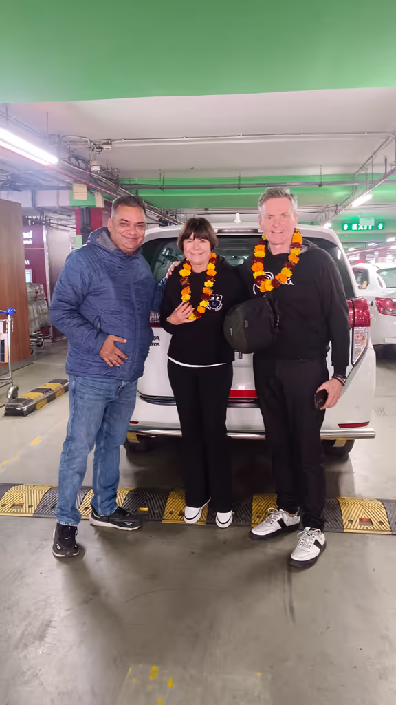 Delhi Private Tour - welcoming in India 