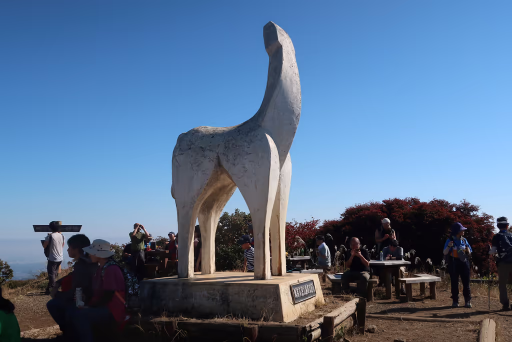 Saitama Private Tour - It was taken in Mt. Jinba. This is a horse statue at the peak of Mt. Jinba.