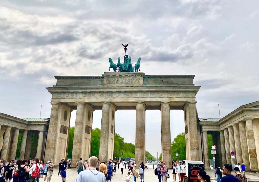 Berlin Private Tour - Berlin's treasure, the beautiful and iconic Brandenburg Gate
