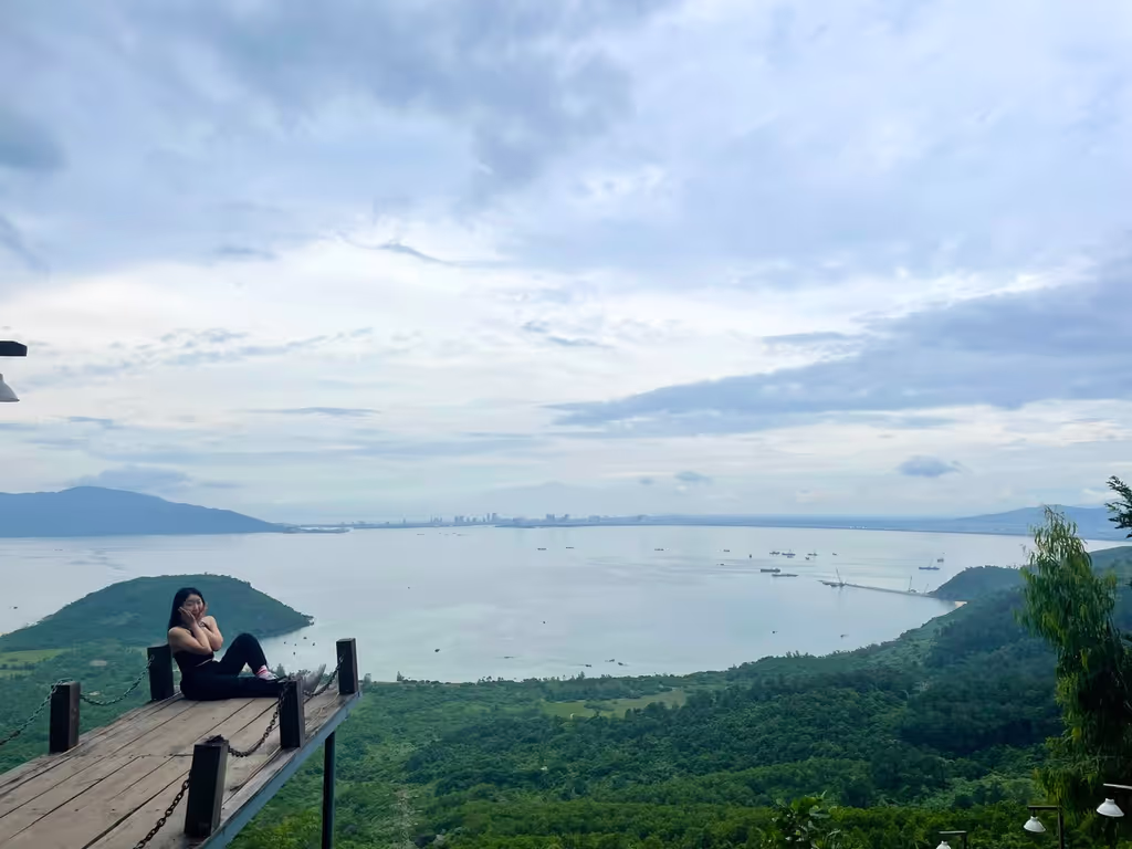 Da Nang Private Tour - Gorgeous landscape from a coffee on Hai Van Pass, Da Nang