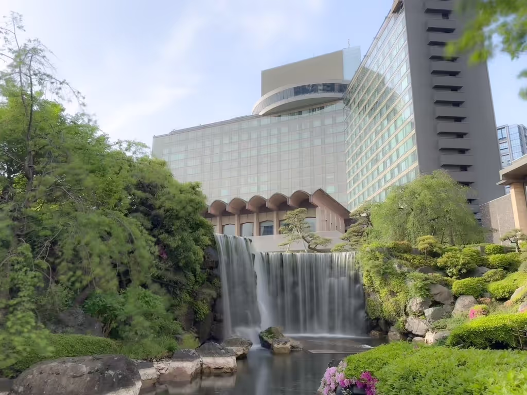 Tokyo Private Tour - Japanese gardens at the Big Otani Hotel in Tokyo