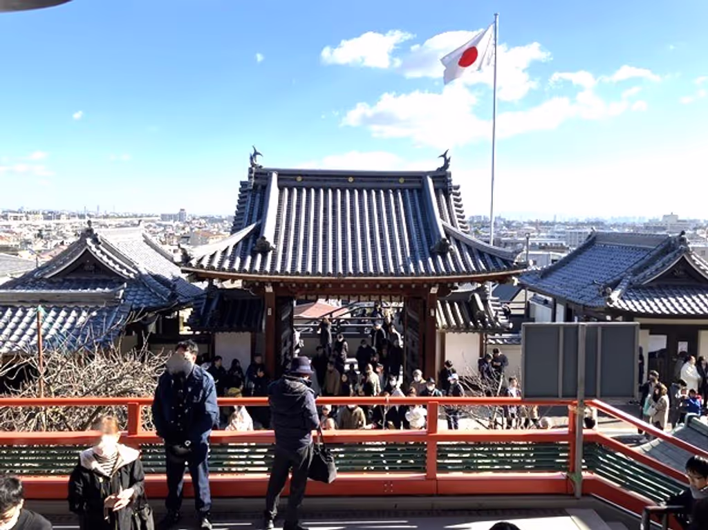 Osaka Private Tour - New Year at a shrine